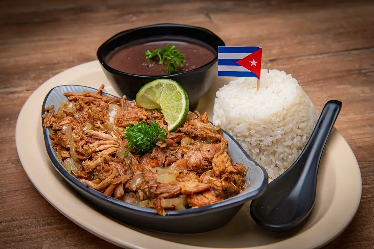 1-Lechón Asado-1200×800